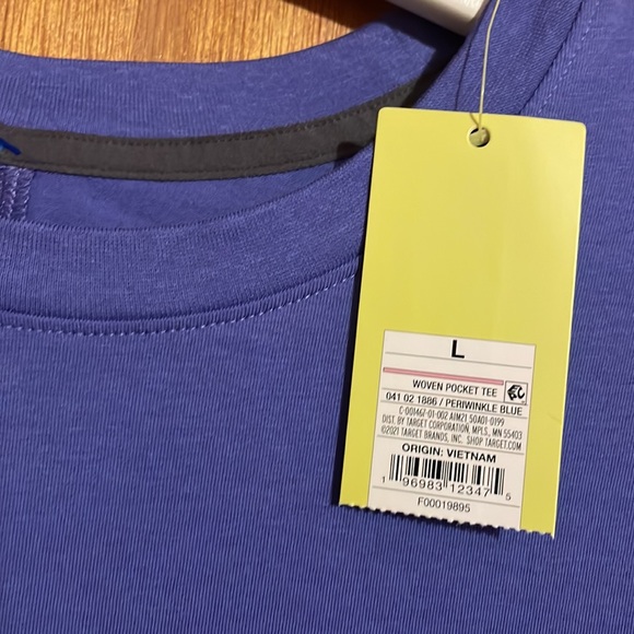 •ALL IN MOTION•NWT PERIWINKLE BLUE WOVEN ZIPPER POCKET CREWNECK TEE SIZE LARGE - Picture 6 of 7